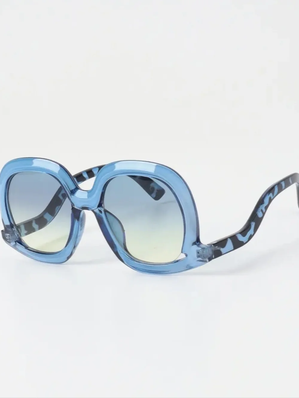 Blue Oversized Round Tortoise Arm Sunglasses